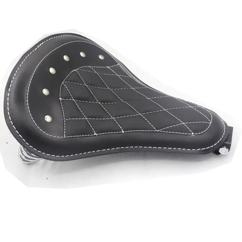 Selle de moto chopper avec rivets